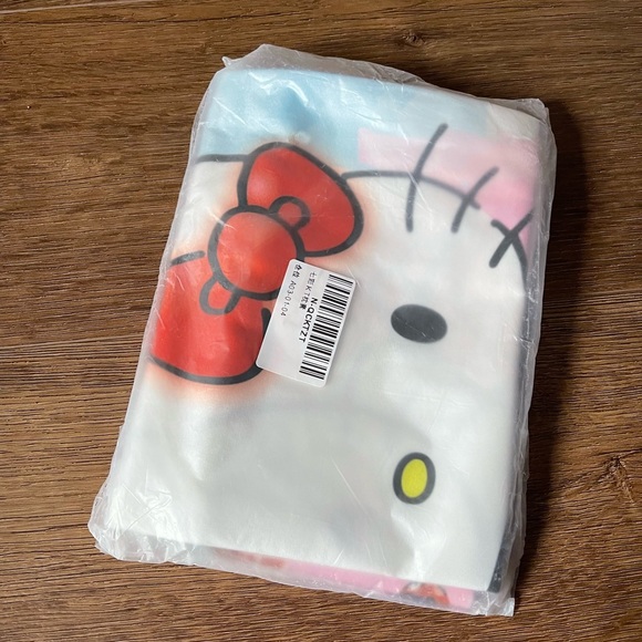 HELLO KITTY (Tiny Chum)-NWT Zipped Pillow Covering - Picture 5 of 8